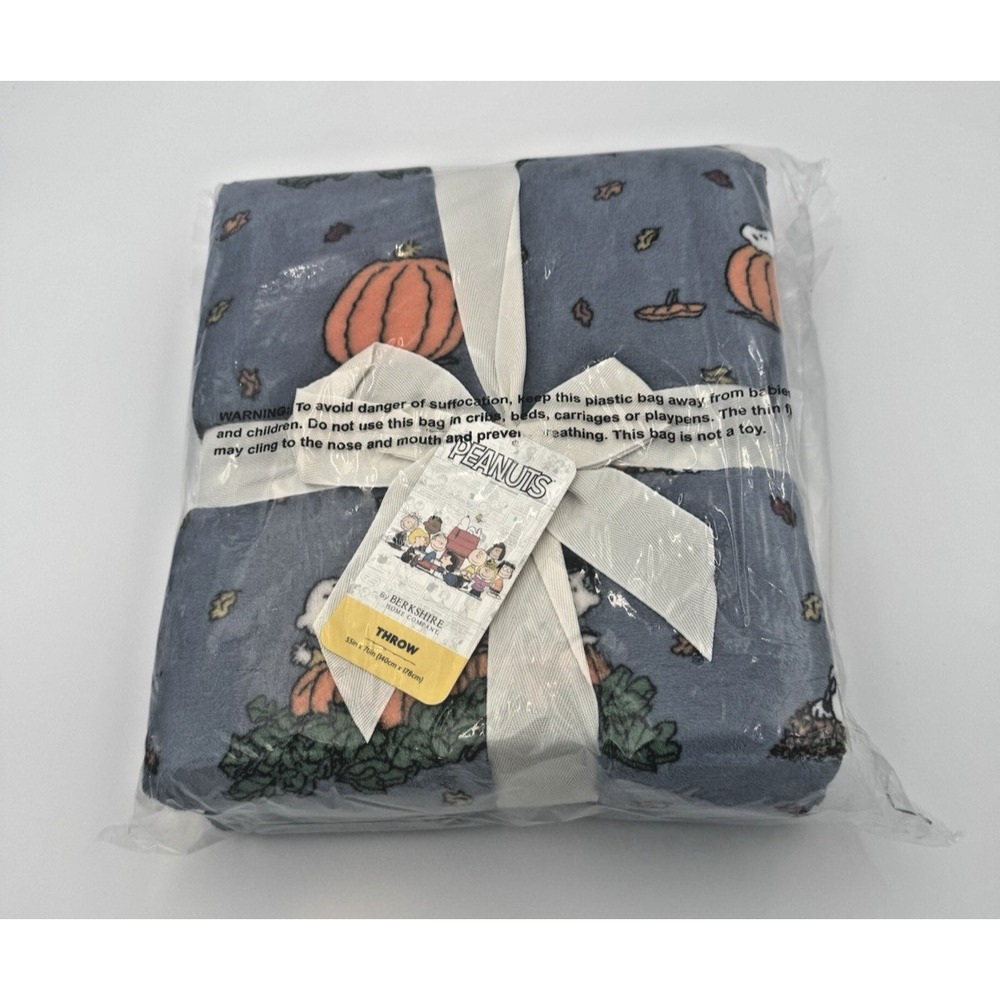 Berkshire Peanuts Halloween BlueThrow Blanket 55x70 Snoopy NEW Fall Cozy